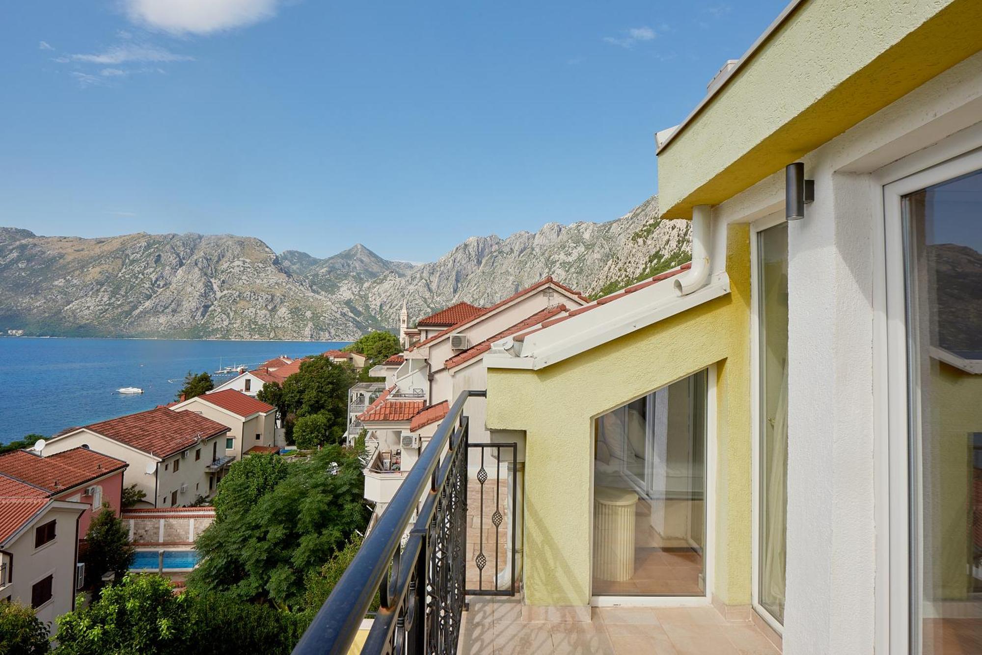 2Montenegro Mimoza Apartments Dobrota Dış mekan fotoğraf