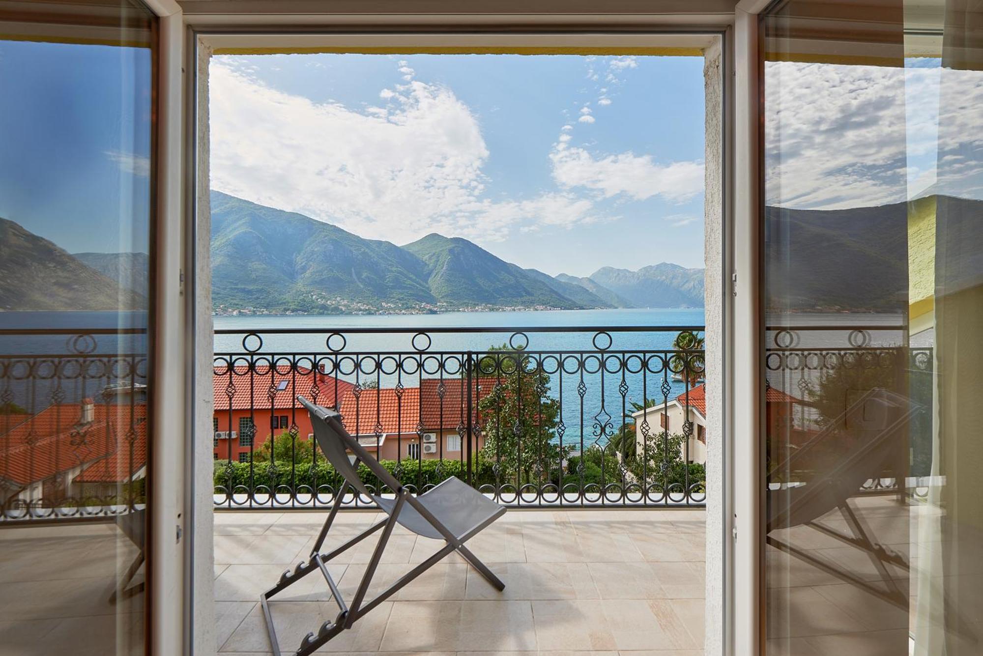2Montenegro Mimoza Apartments Dobrota Dış mekan fotoğraf