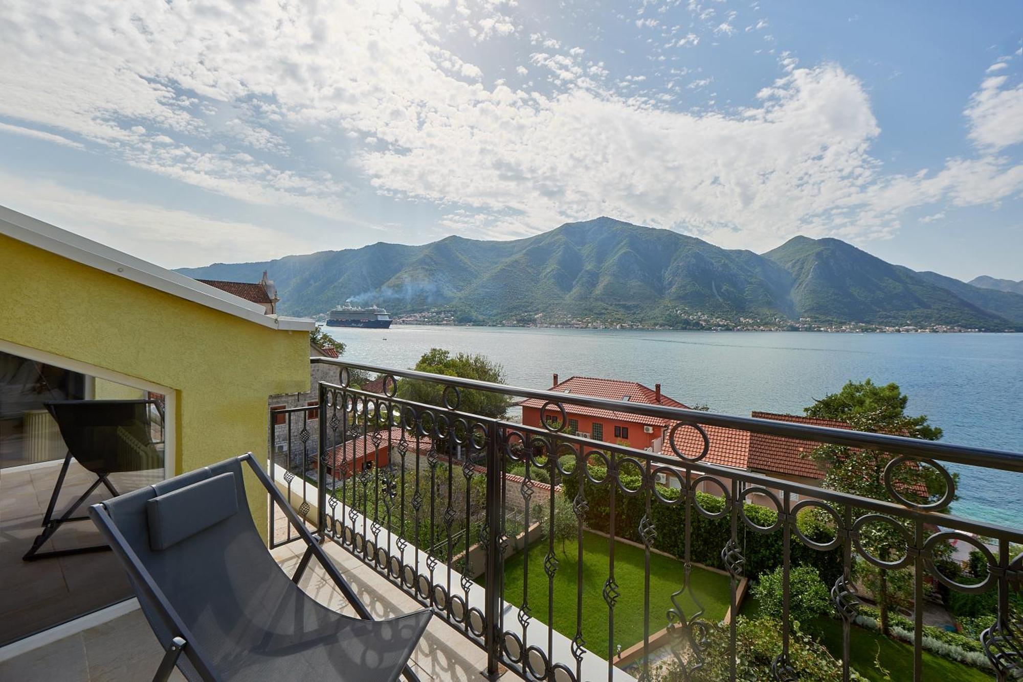 2Montenegro Mimoza Apartments Dobrota Dış mekan fotoğraf