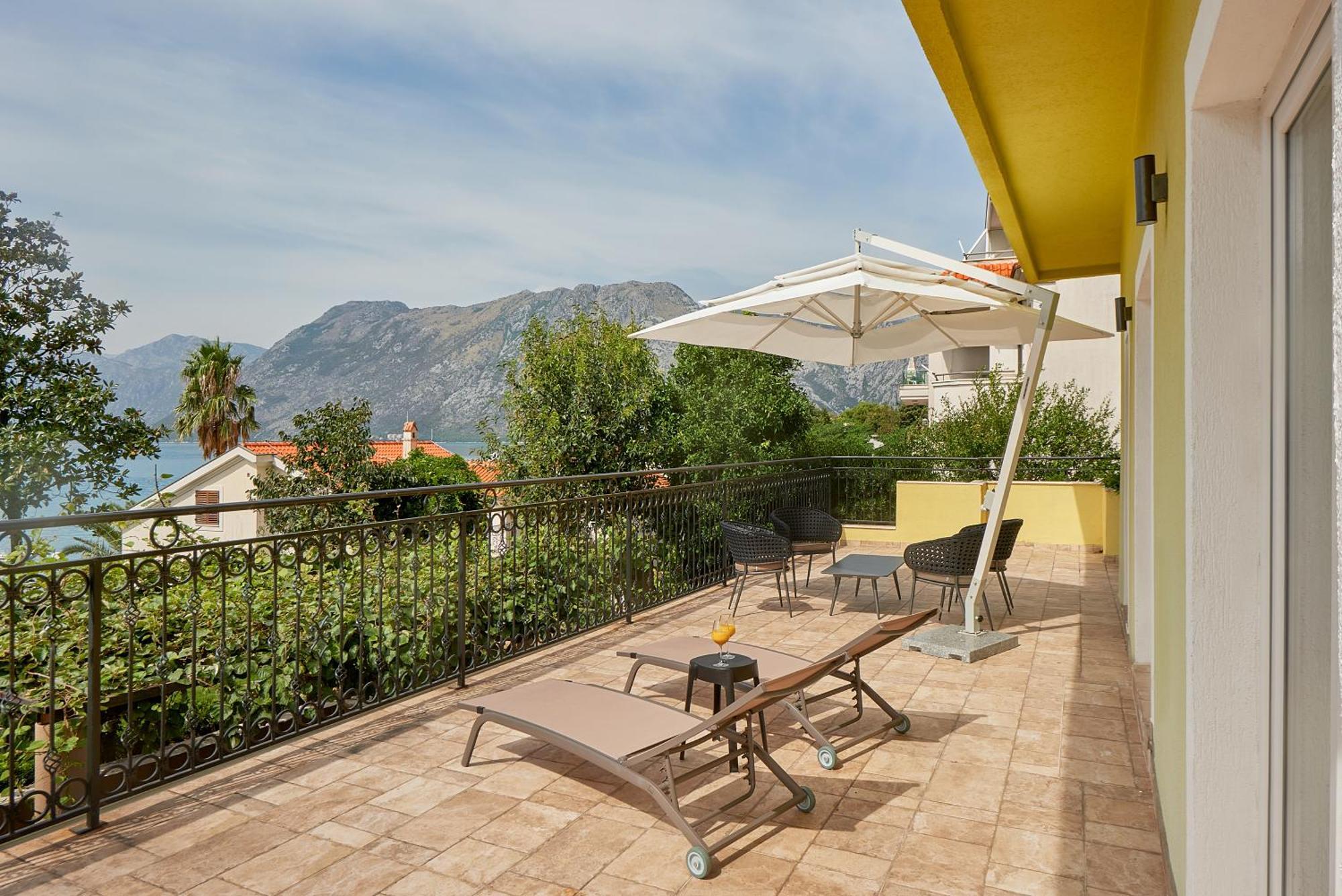 2Montenegro Mimoza Apartments Dobrota Dış mekan fotoğraf