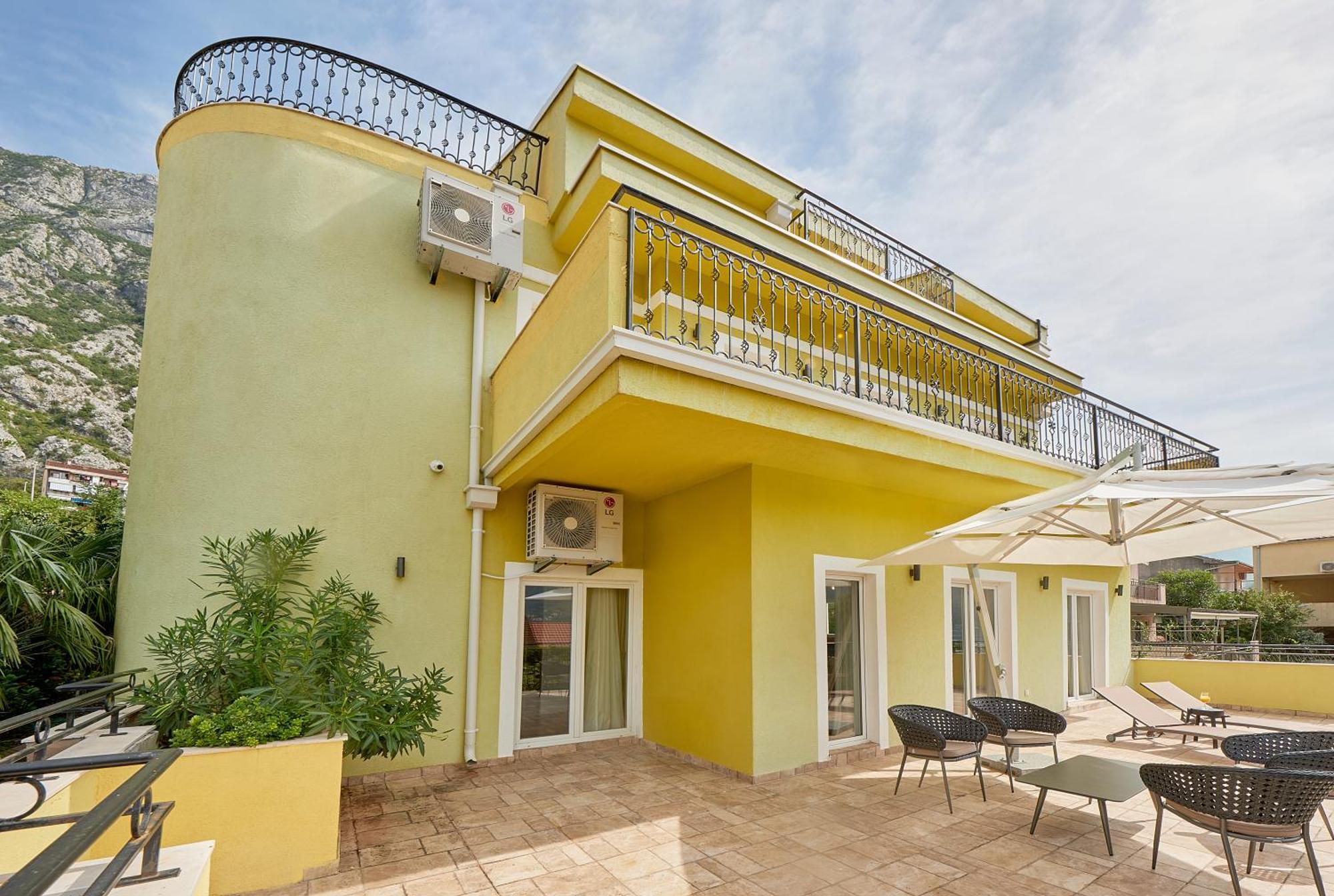 2Montenegro Mimoza Apartments Dobrota Dış mekan fotoğraf