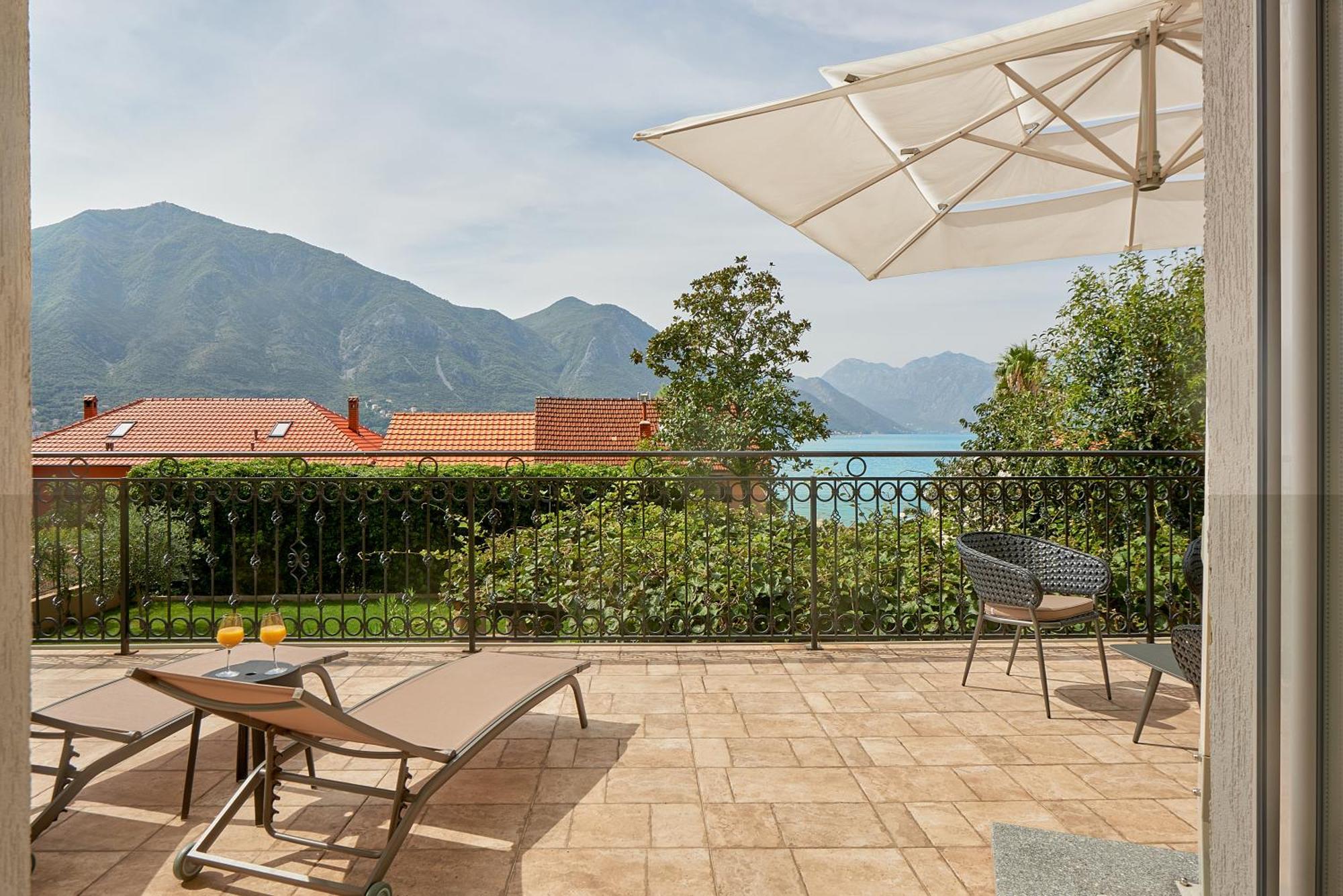 2Montenegro Mimoza Apartments Dobrota Dış mekan fotoğraf