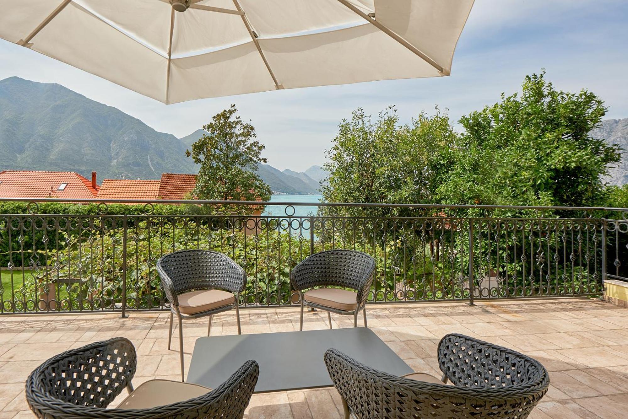 2Montenegro Mimoza Apartments Dobrota Dış mekan fotoğraf