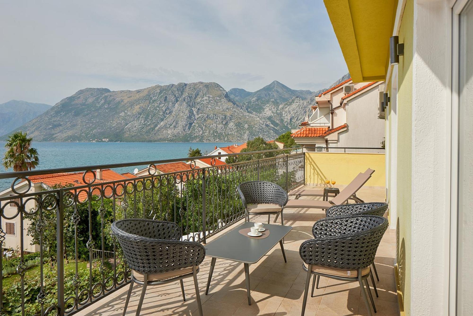2Montenegro Mimoza Apartments Dobrota Dış mekan fotoğraf